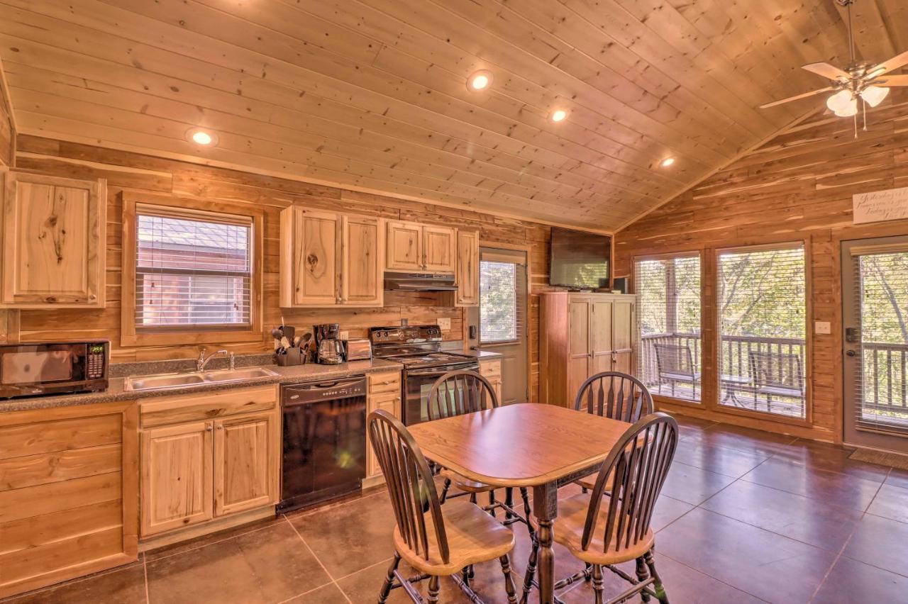 Heber Springs Cabin With Deck And River Views! Exterior photo