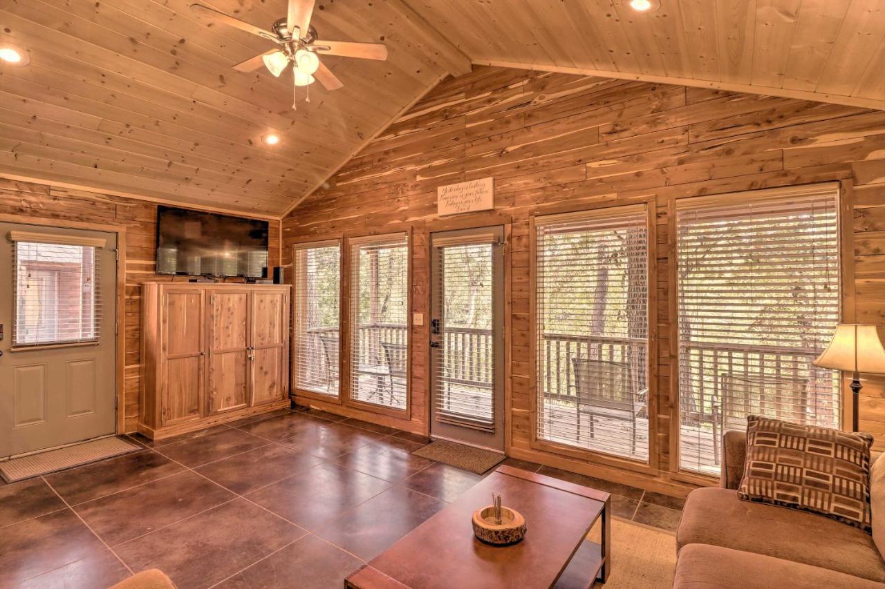 Heber Springs Cabin With Deck And River Views! Exterior photo