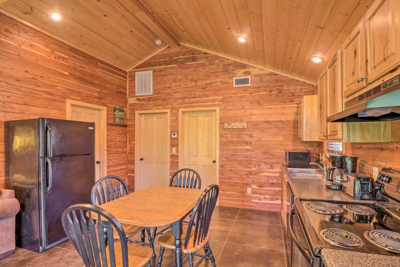 Heber Springs Cabin With Deck And River Views! Exterior photo